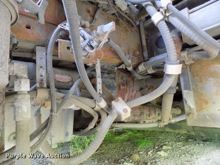 image for item DD6131 1999 Gillig C21A096N4  shuttle bus