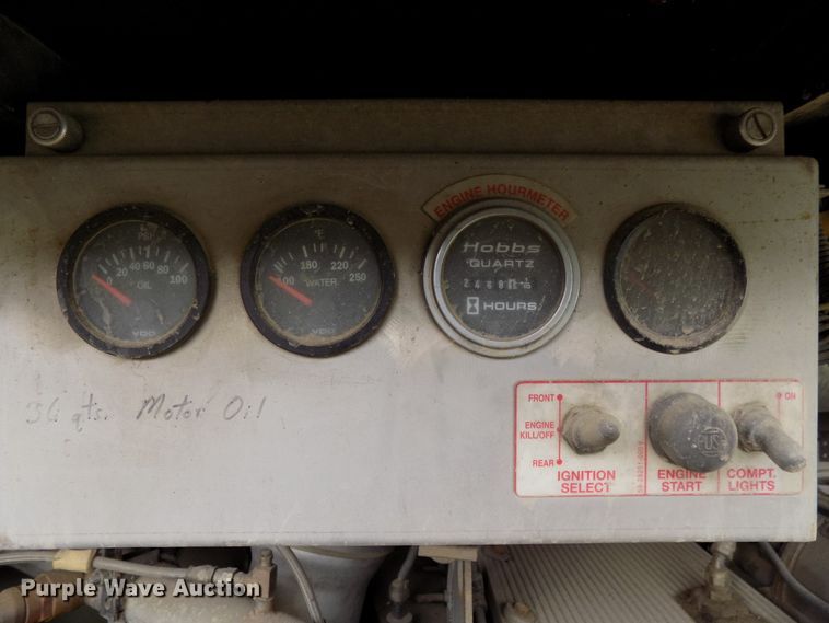 image for item DD6131 1999 Gillig C21A096N4  shuttle bus