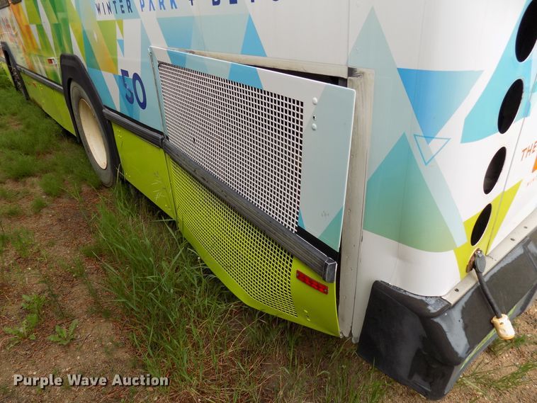 image for item DD6131 1999 Gillig C21A096N4  shuttle bus