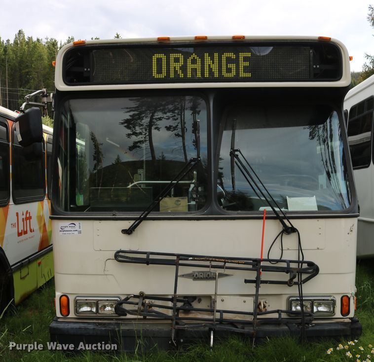 image for item DD6132 2000 Orion  shuttle bus