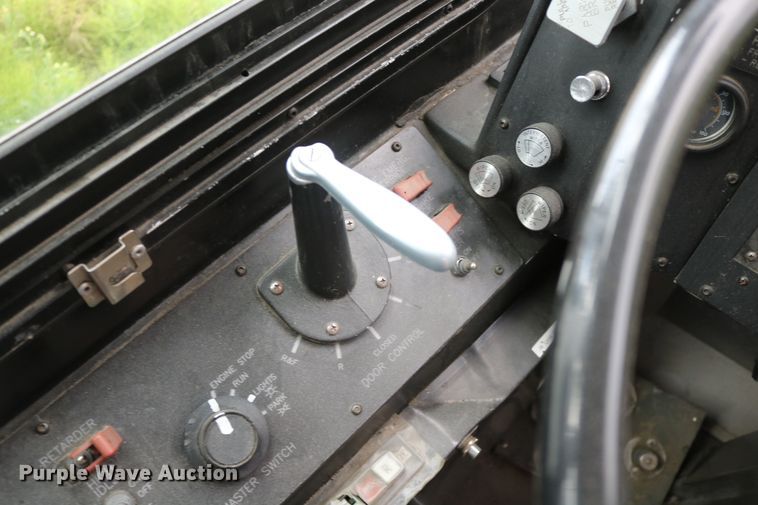 image for item DD6132 2000 Orion  shuttle bus