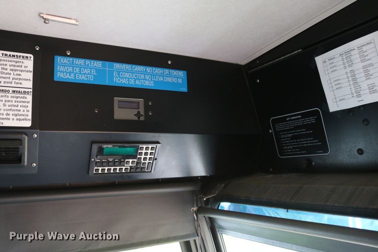 image for item DD6132 2000 Orion  shuttle bus