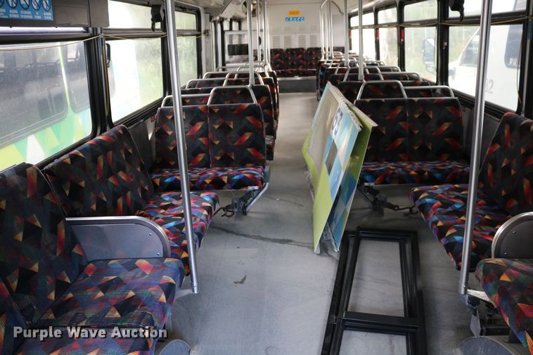 image for item DD6132 2000 Orion  shuttle bus