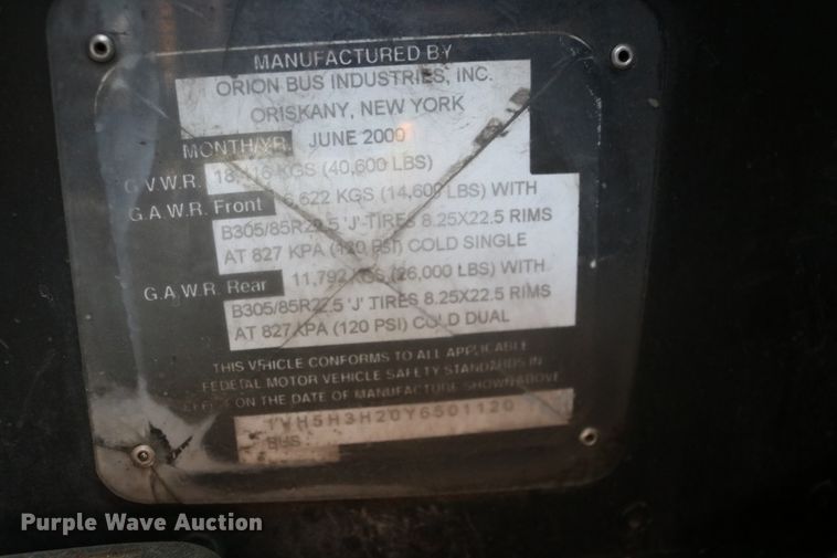 image for item DD6132 2000 Orion  shuttle bus