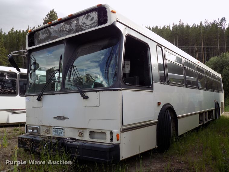 image for item DD6133 2000 Orion  shuttle bus