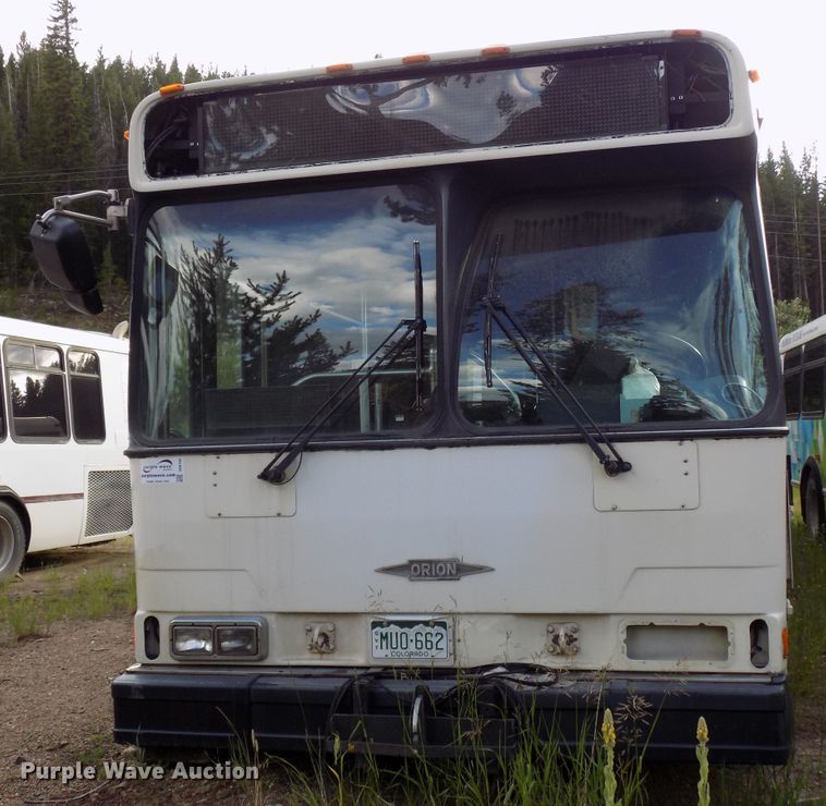 image for item DD6133 2000 Orion  shuttle bus