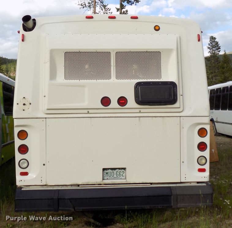 image for item DD6133 2000 Orion  shuttle bus