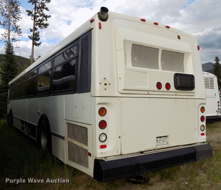 image for item DD6133 2000 Orion  shuttle bus