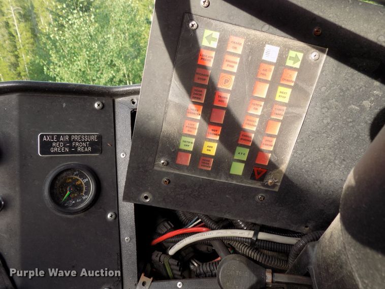 image for item DD6133 2000 Orion  shuttle bus