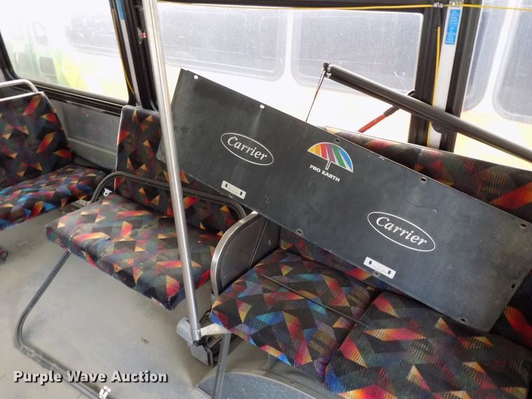 image for item DD6133 2000 Orion  shuttle bus