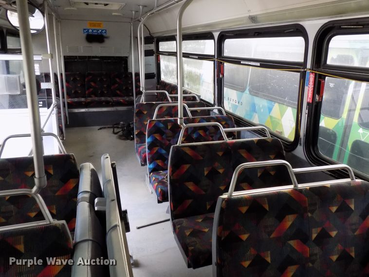 image for item DD6133 2000 Orion  shuttle bus