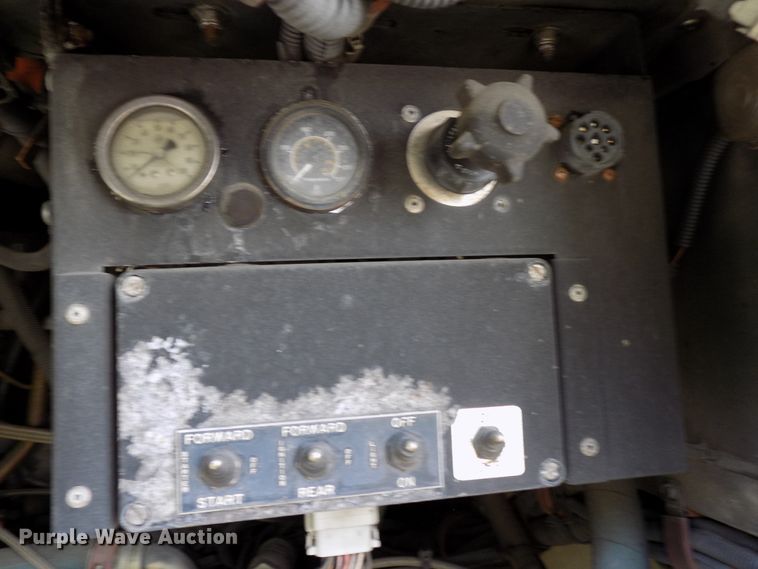 image for item DD6133 2000 Orion  shuttle bus