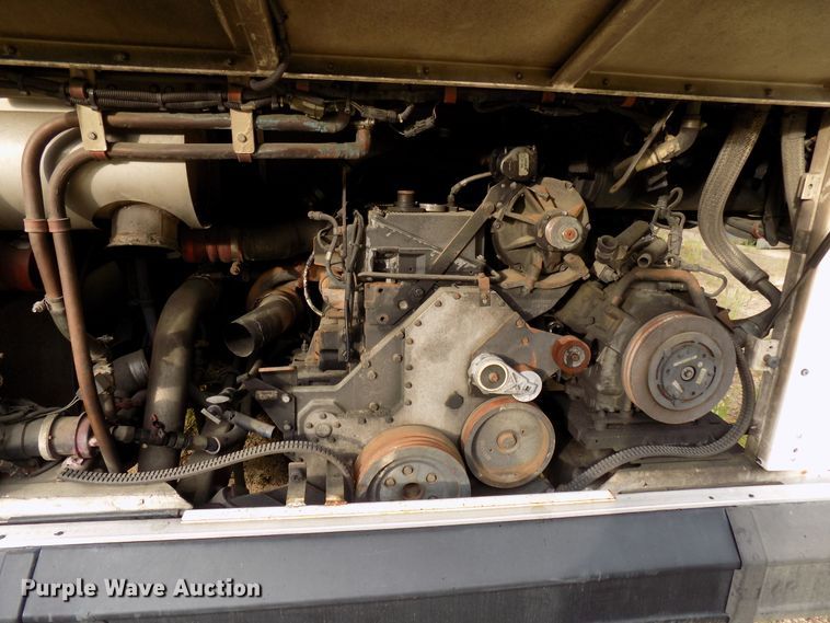 image for item DD6133 2000 Orion  shuttle bus