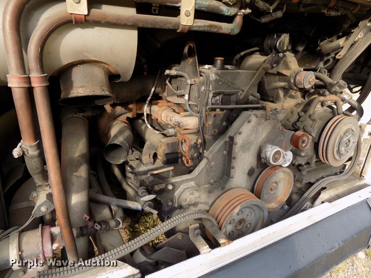 image for item DD6133 2000 Orion  shuttle bus