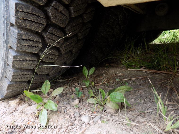 image for item DD6133 2000 Orion  shuttle bus