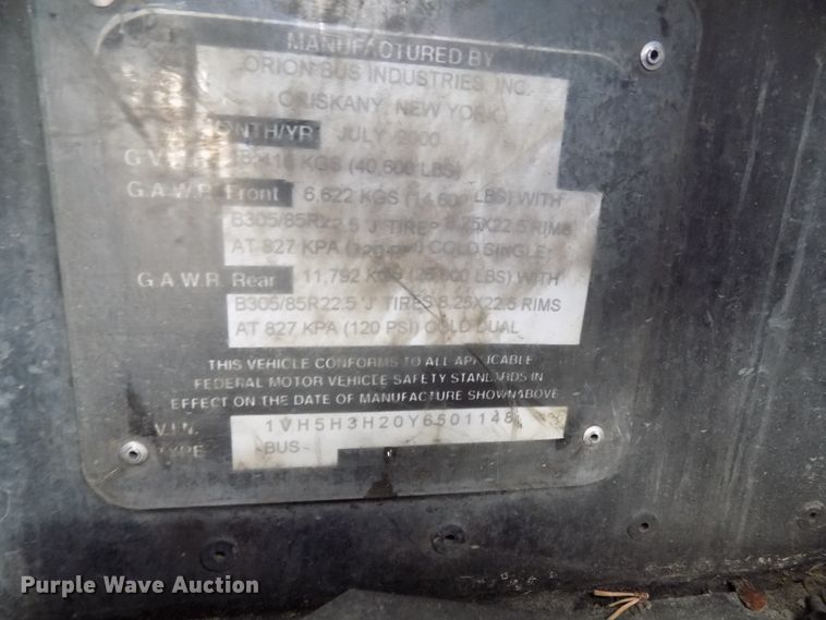 image for item DD6133 2000 Orion  shuttle bus