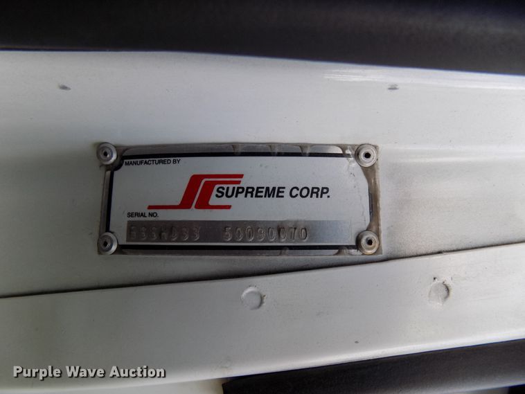 image for item DD6134 2005 Chevrolet C5500  shuttle bus