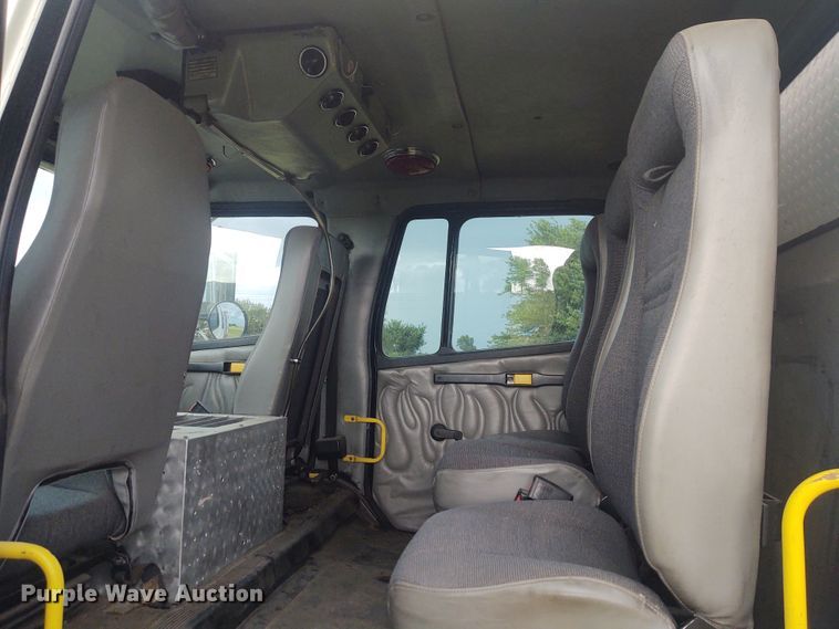 image for item DE7028 1996 Freightliner FL80  E-One heavy wet rescue fire truck