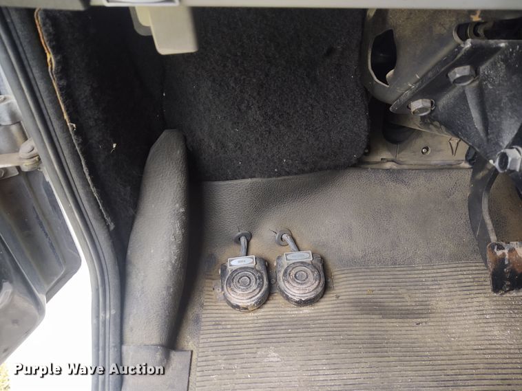 image for item DE7028 1996 Freightliner FL80  E-One heavy wet rescue fire truck