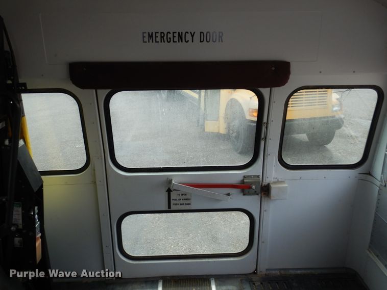 image for item DF2637 2001 International 3800 Blue Bird  school bus