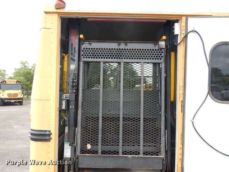 image for item DF2637 2001 International 3800 Blue Bird  school bus