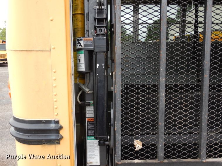 image for item DF2637 2001 International 3800 Blue Bird  school bus