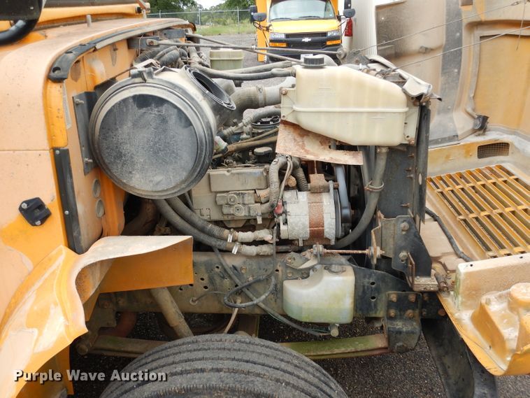 image for item DF2637 2001 International 3800 Blue Bird  school bus