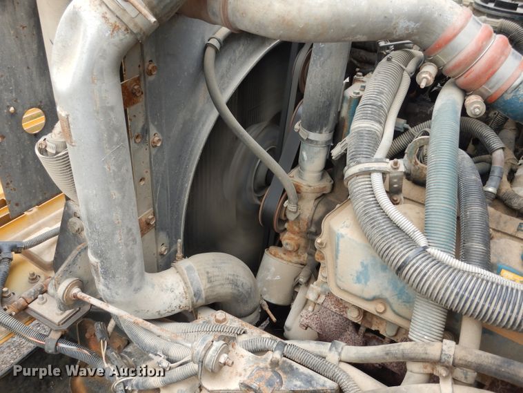 image for item DF2637 2001 International 3800 Blue Bird  school bus