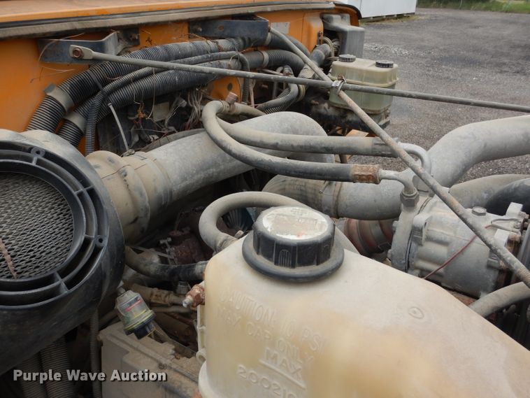 image for item DF2637 2001 International 3800 Blue Bird  school bus