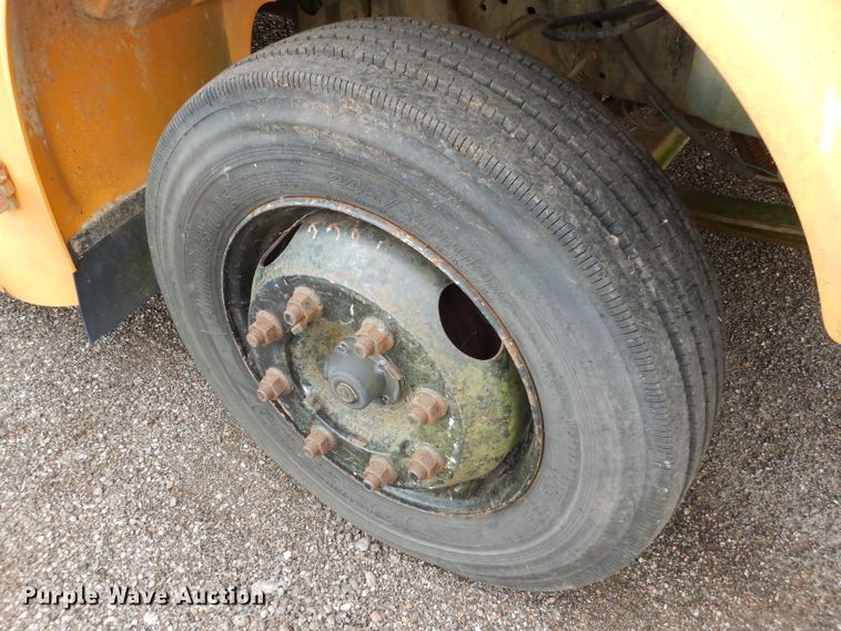 image for item DF2637 2001 International 3800 Blue Bird  school bus