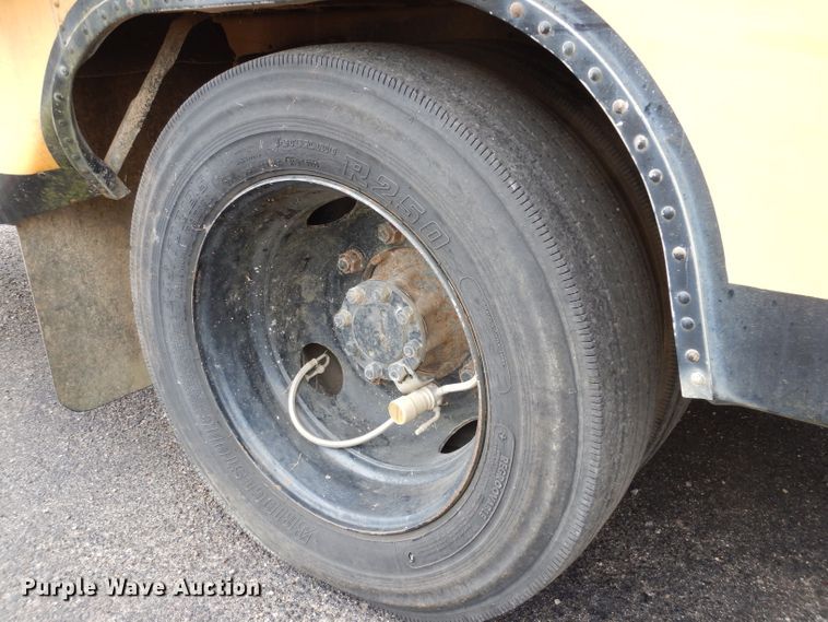 image for item DF2637 2001 International 3800 Blue Bird  school bus