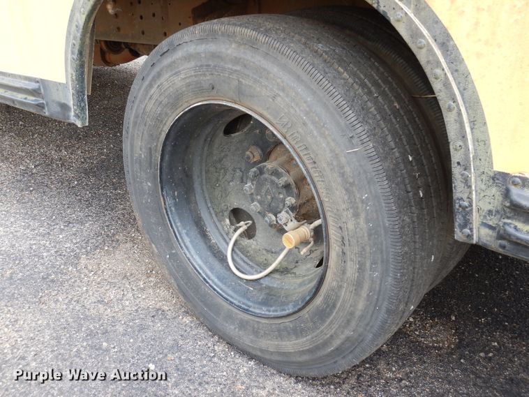 image for item DF2637 2001 International 3800 Blue Bird  school bus