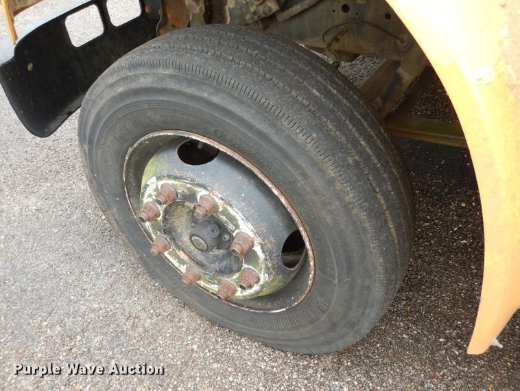 image for item DF2637 2001 International 3800 Blue Bird  school bus