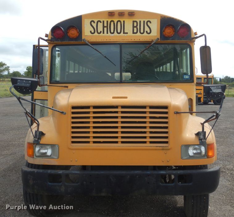 image for item DF2638 1994 International 3700  school bus