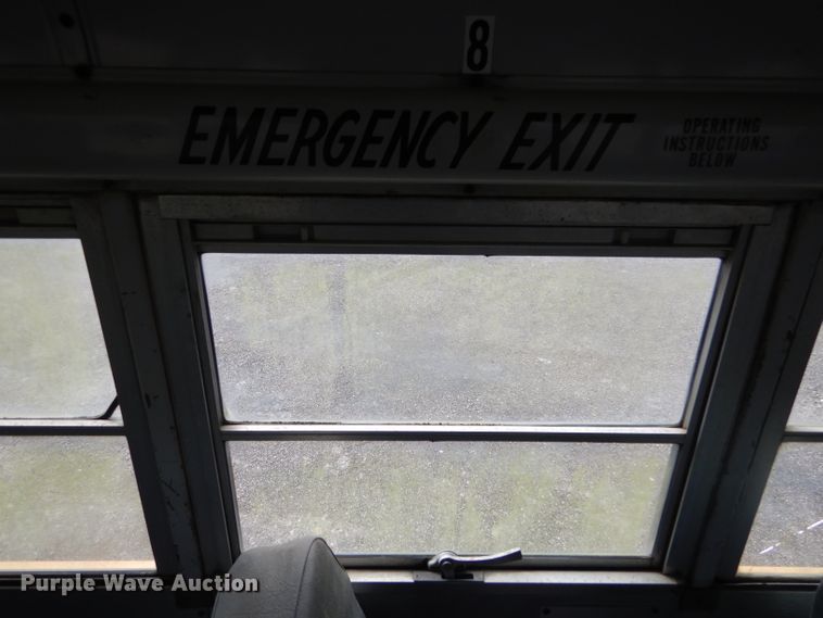 image for item DF2638 1994 International 3700  school bus