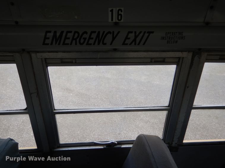 image for item DF2638 1994 International 3700  school bus