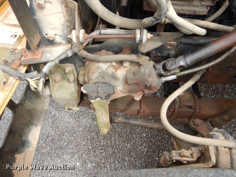 image for item DF2638 1994 International 3700  school bus