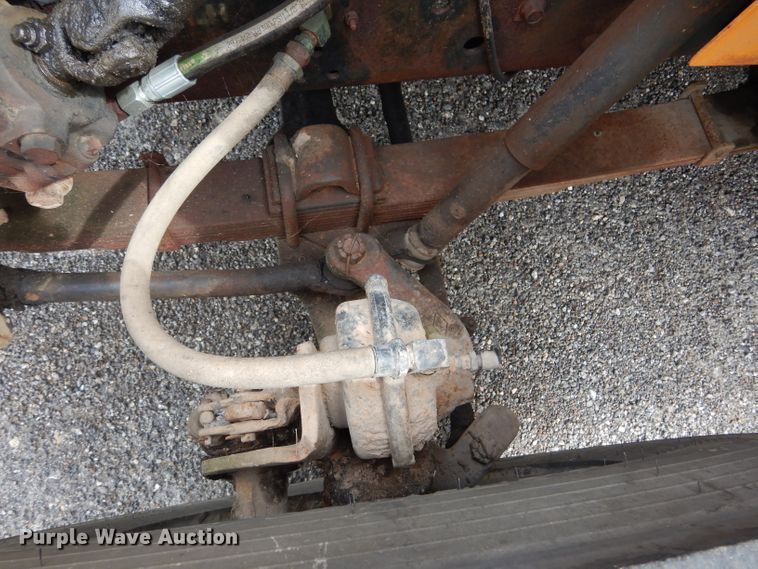 image for item DF2638 1994 International 3700  school bus