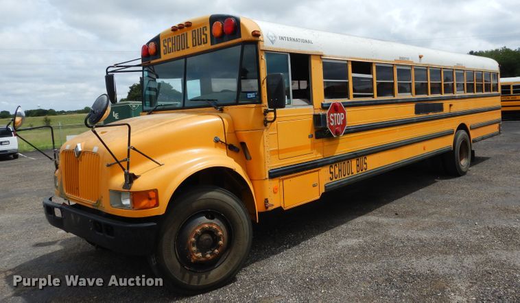 image for item DF2639 2002 International 3800  school bus