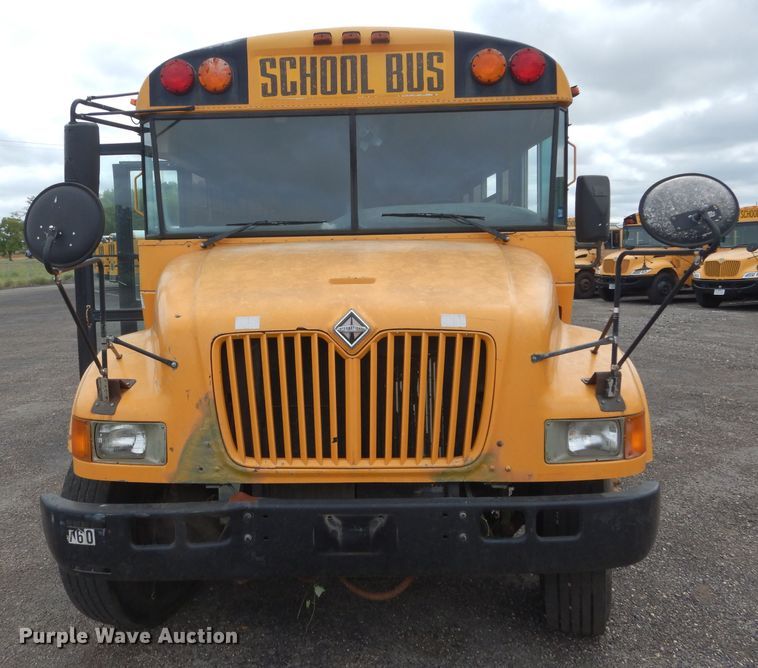 image for item DF2639 2002 International 3800  school bus
