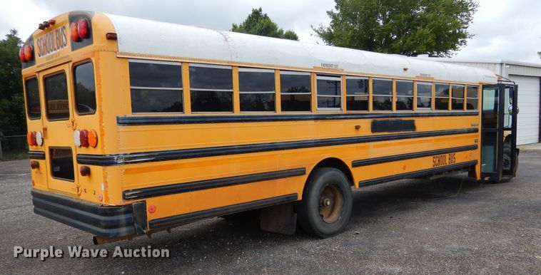 image for item DF2639 2002 International 3800  school bus