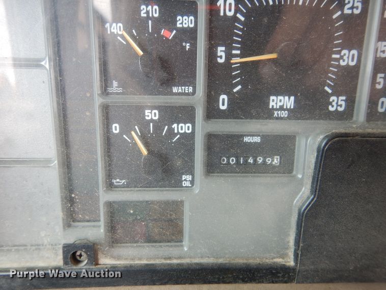 image for item DF2639 2002 International 3800  school bus