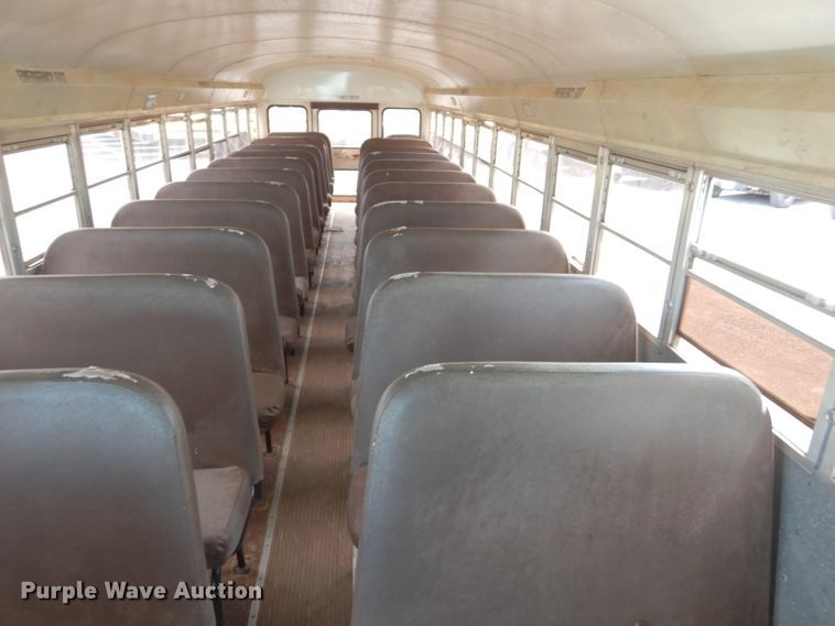 image for item DF2639 2002 International 3800  school bus