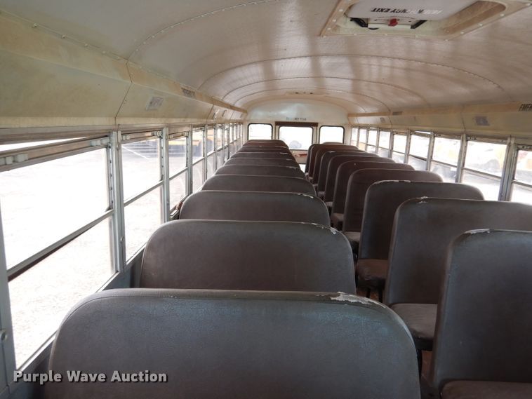 image for item DF2639 2002 International 3800  school bus