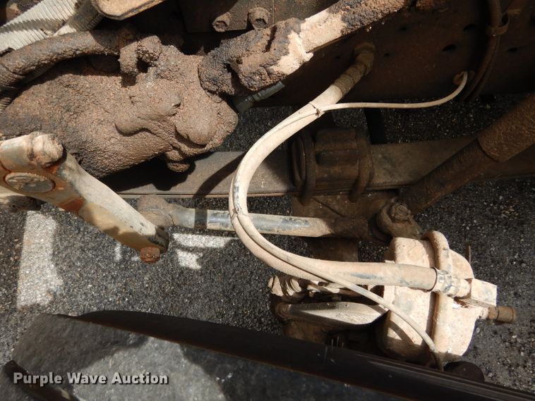 image for item DF2639 2002 International 3800  school bus