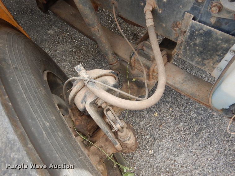 image for item DF2639 2002 International 3800  school bus