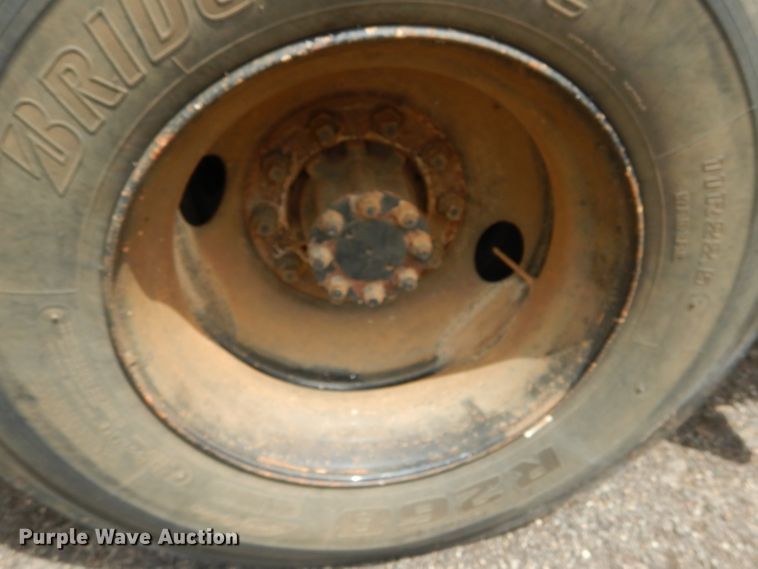 image for item DF2639 2002 International 3800  school bus