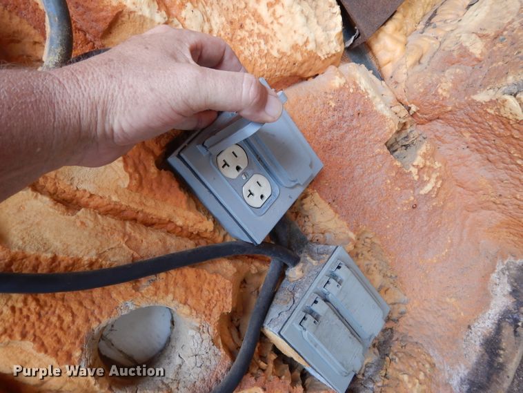 image for item DF2640 1999 S&H enclosed cargo trailer