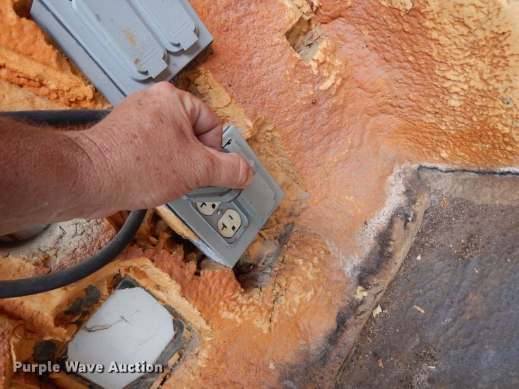 image for item DF2640 1999 S&H enclosed cargo trailer