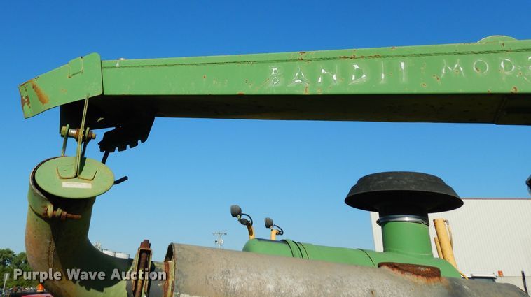 image for item DF4224 1998 John Deere 250XP wood chipper